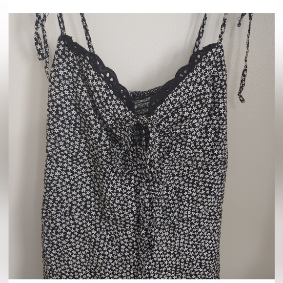 NWT STREETWEAR SOCIETY JUMPER BLACK AND WHITE IN SIZE XL - Picture 5 of 16